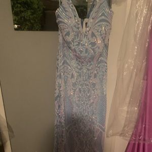Beautiful brand new with tags sequin prom dress size junior 11.